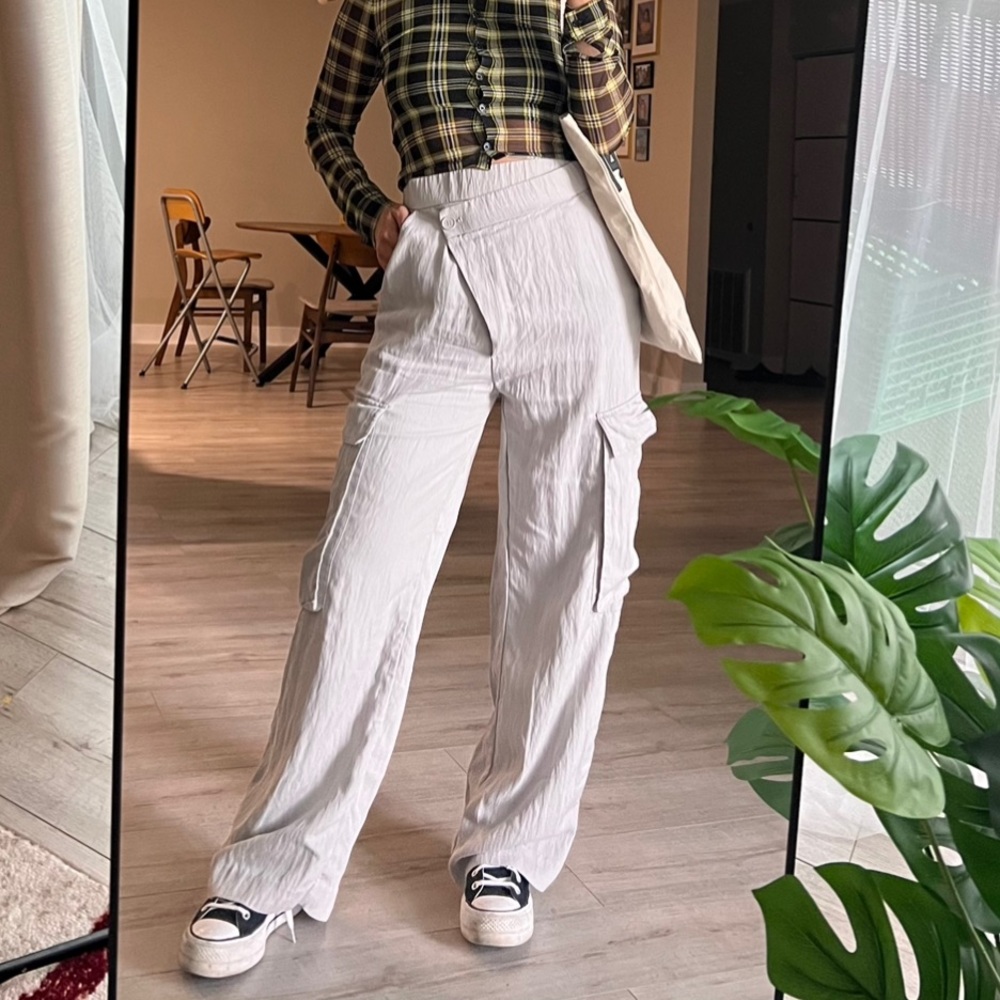 Wide leg cargo pants